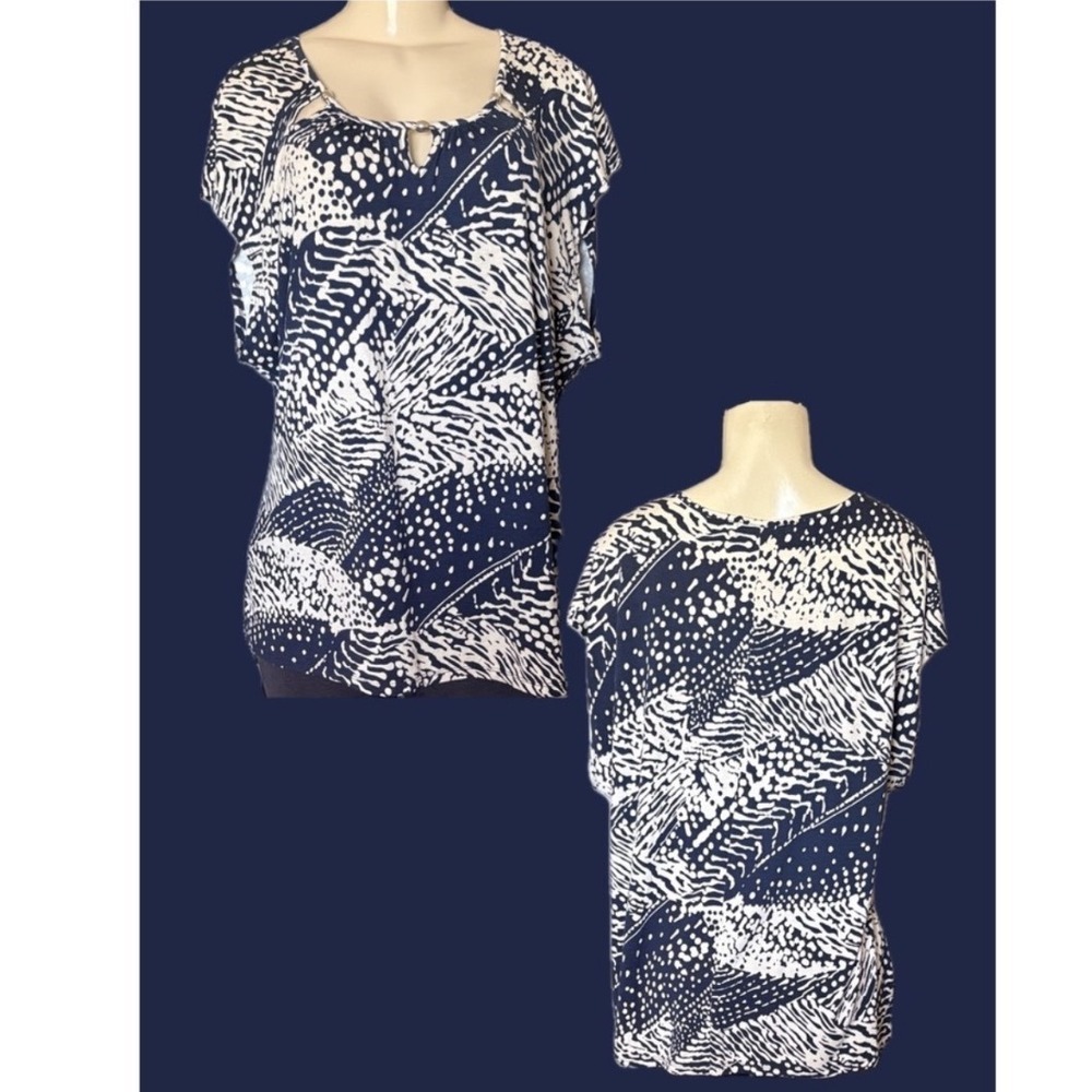 Grayson 3X Navy Abstract Dotted Three Keyhole Round Neck Dolman Short Sleeve Top